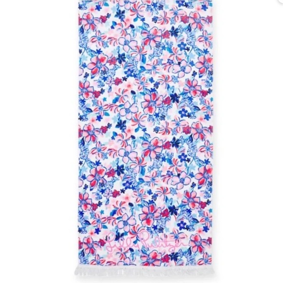 NWT/NIP Lilly Pulitzer Beach Towel Resort White Party Like a Lobster 30Wx60L - Picture 1 of 8